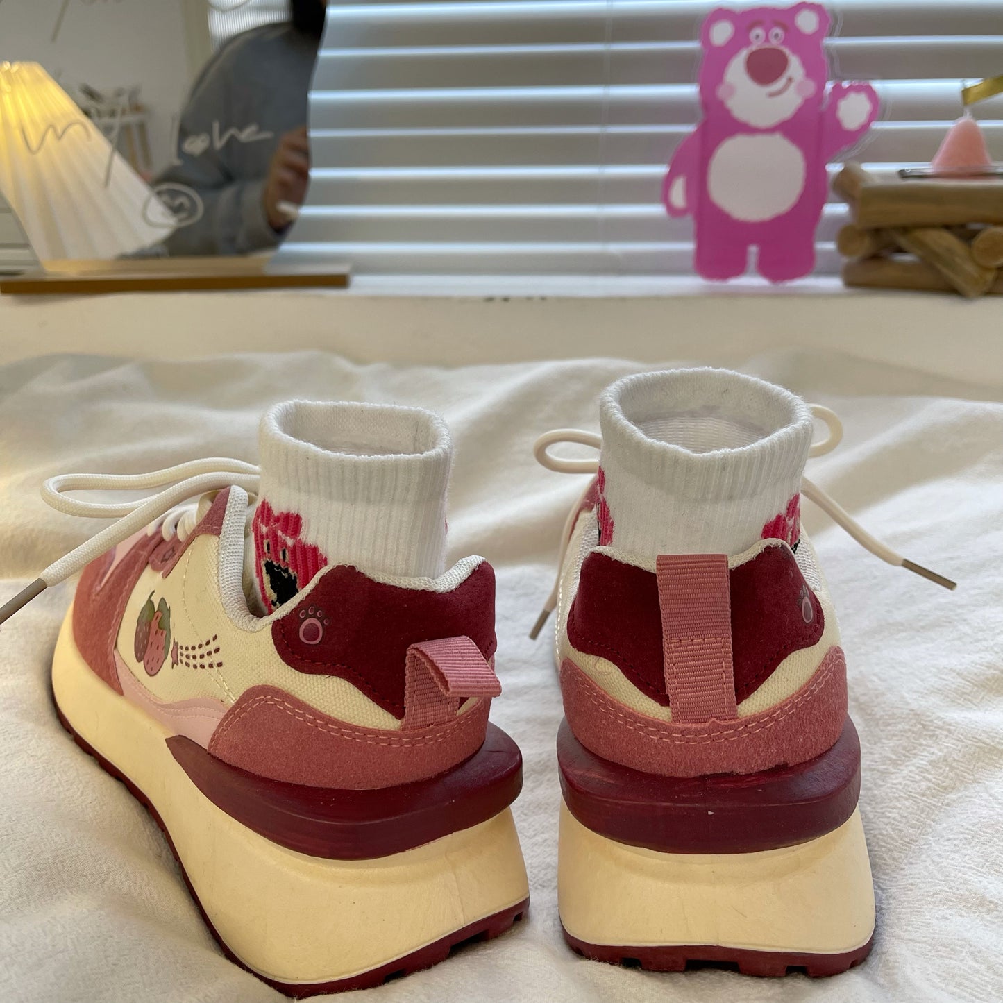 ULZZANG STRAWBERRY SNEAKERS PL52523