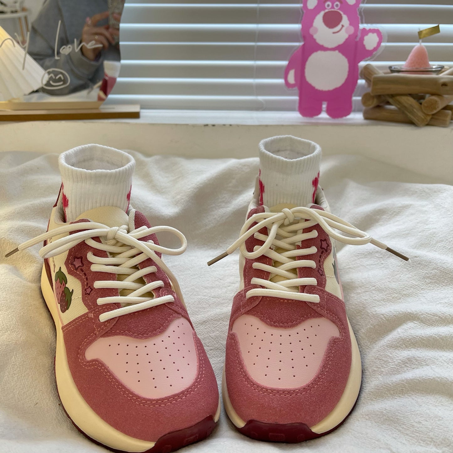ULZZANG STRAWBERRY SNEAKERS PL52523