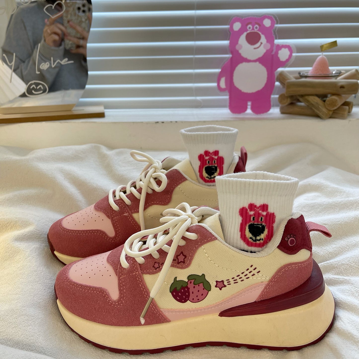 ULZZANG STRAWBERRY SNEAKERS PL52523