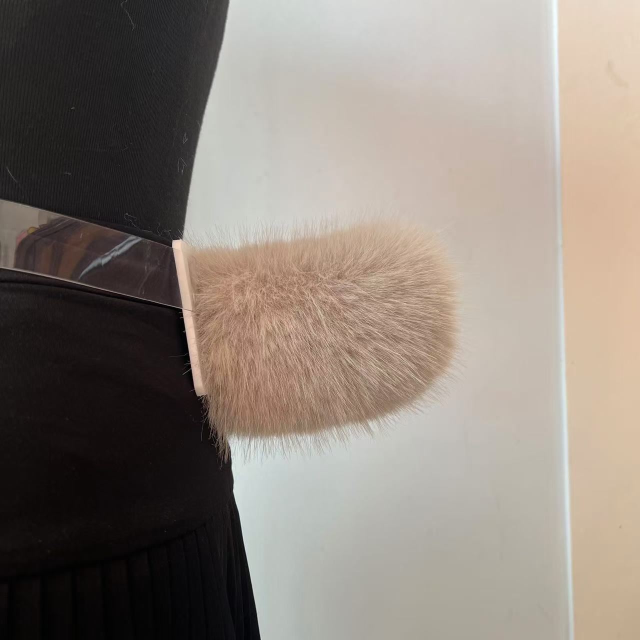 Voice-controlled electric rabbit tail PA20044