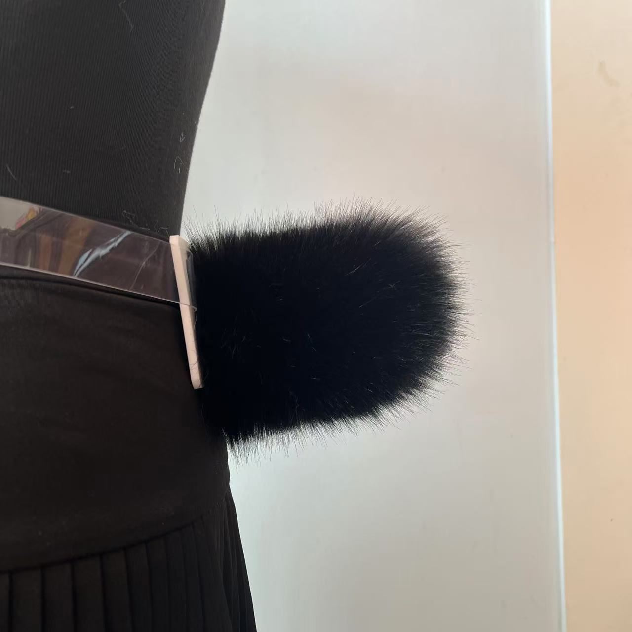 Voice-controlled electric rabbit tail PA20044