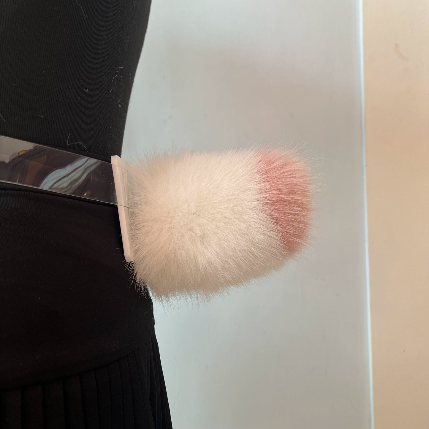 Voice-controlled electric rabbit tail PA20044